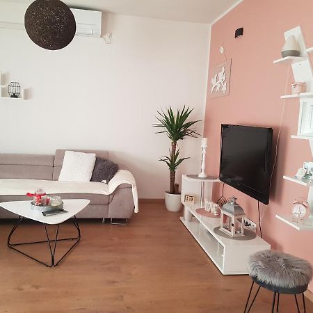 Apartmani Milutin Brodarica  Exteriér fotografie