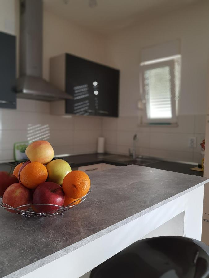 Apartmani Milutin Brodarica  Exteriér fotografie
