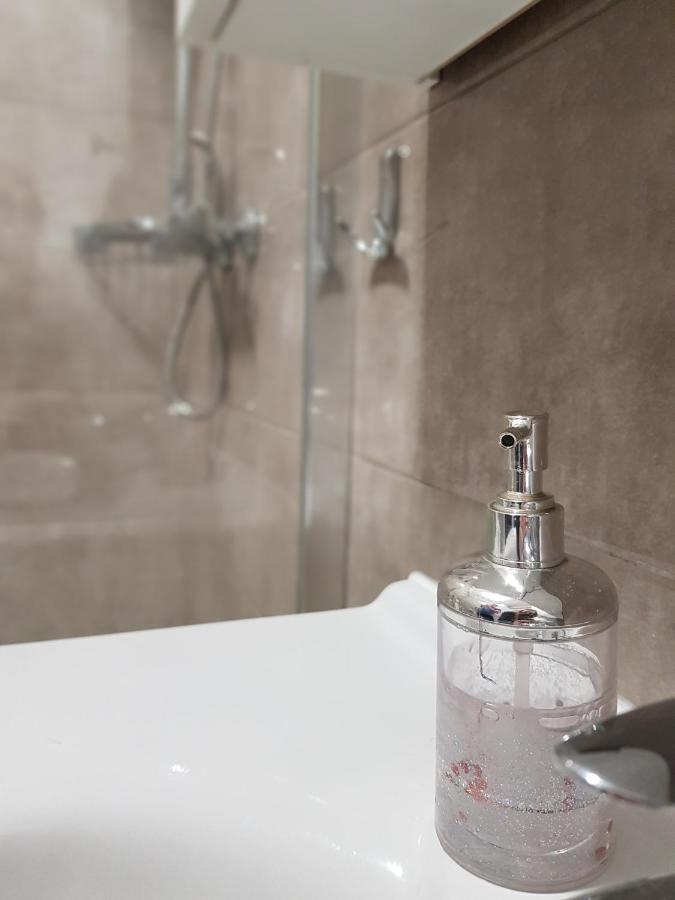 Apartmani Milutin Brodarica  Exteriér fotografie