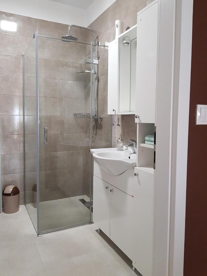 Apartmani Milutin Brodarica  Exteriér fotografie