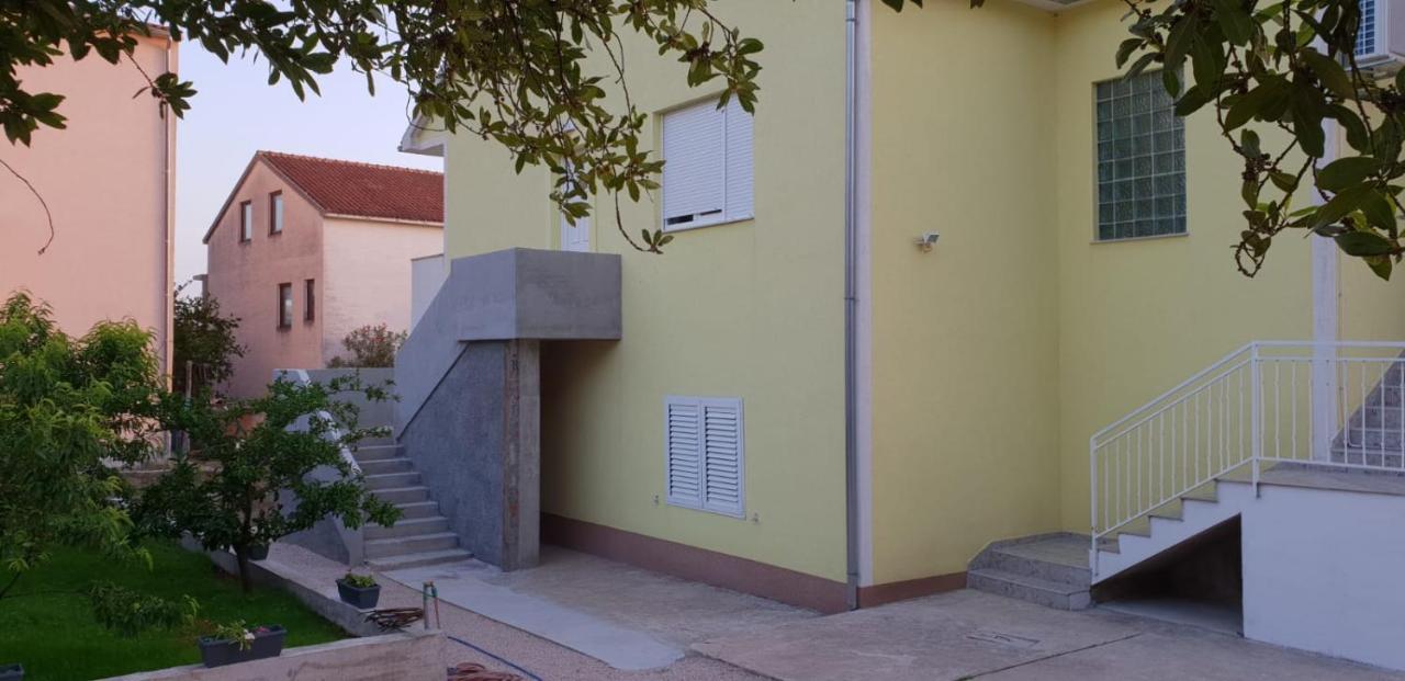 Apartmani Milutin Brodarica  Exteriér fotografie