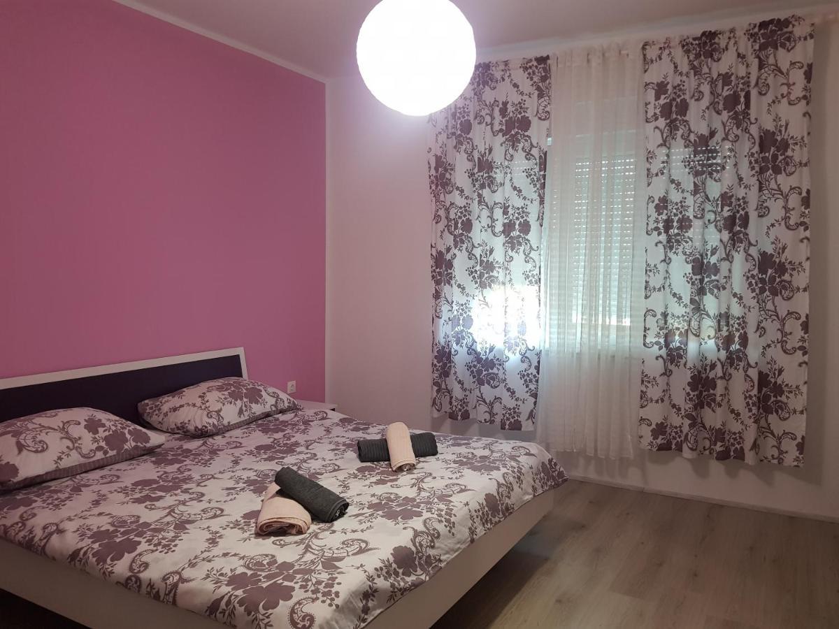 Apartmani Milutin Brodarica  Exteriér fotografie