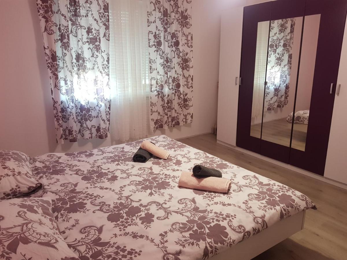 Apartmani Milutin Brodarica  Exteriér fotografie