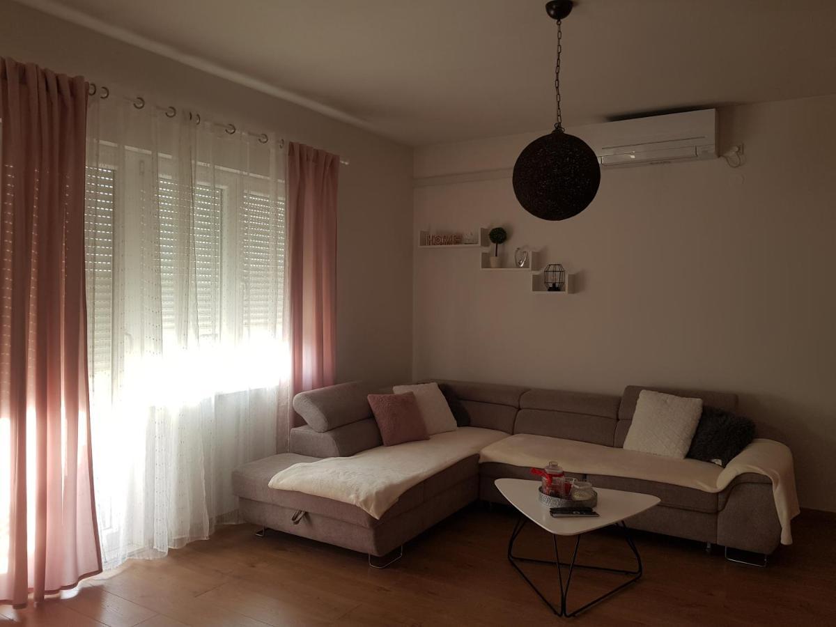 Apartmani Milutin Brodarica  Exteriér fotografie